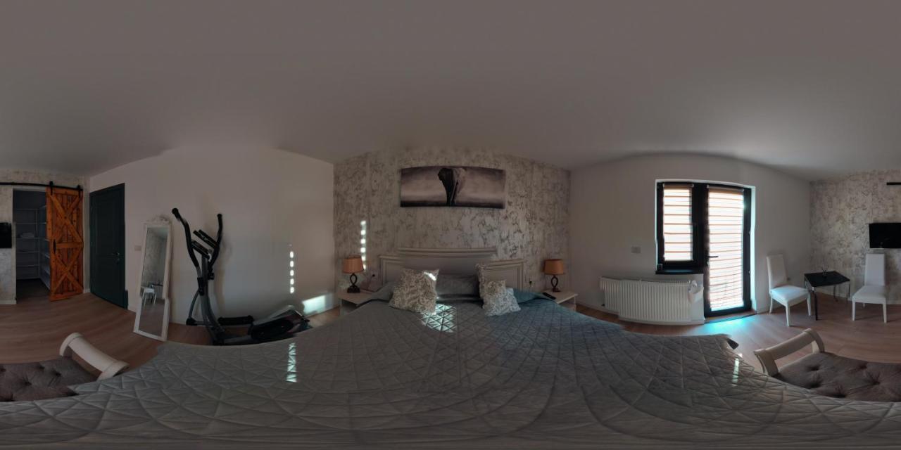 Casa Magnolia Otel Douăzeci şi Trei August Dış mekan fotoğraf