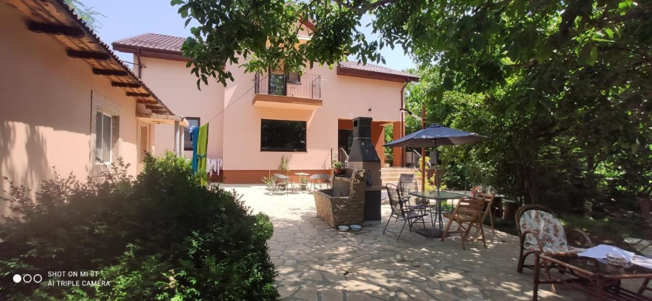 Casa Magnolia Otel Douăzeci şi Trei August Dış mekan fotoğraf